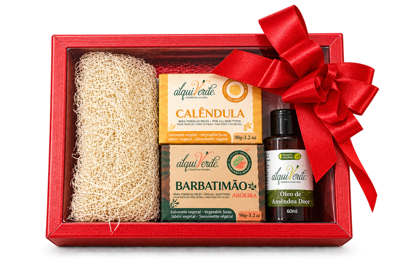 Kit Natal Amêndoa Doce – Sabonetes de Calêndula e Barbatimão com Aroeira, Óleo Vegetal e Bucha Vegetal